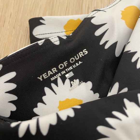 Anthropologie Daisy workout set - Picture 3 of 6